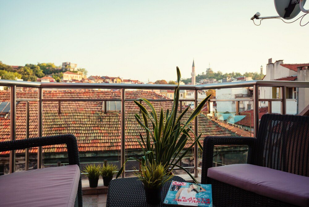 Фото Bright House