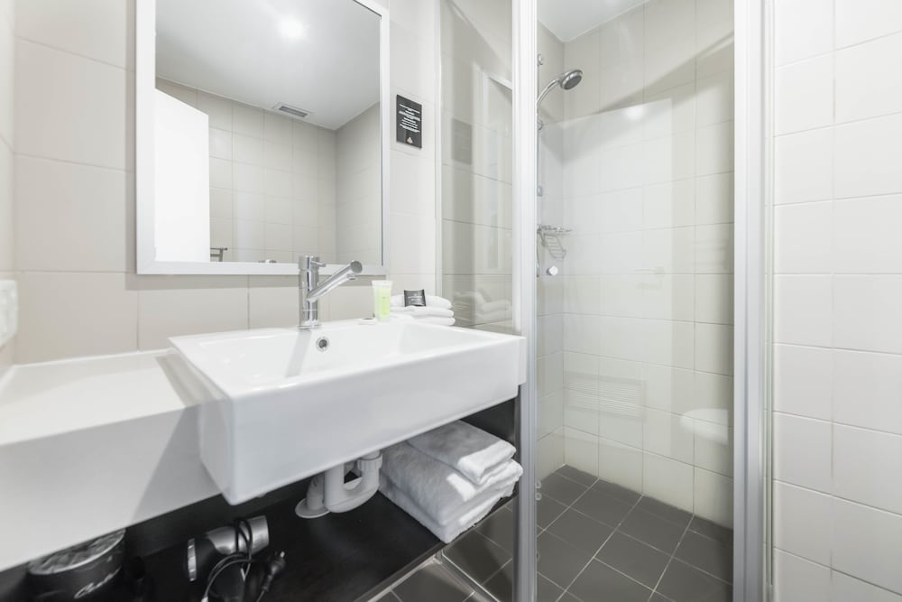 Фото Royal Pacific Hotel