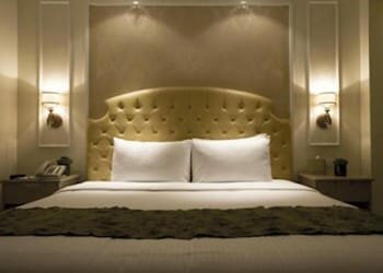 Гостиница Hotel St. Ellis в Легаспи