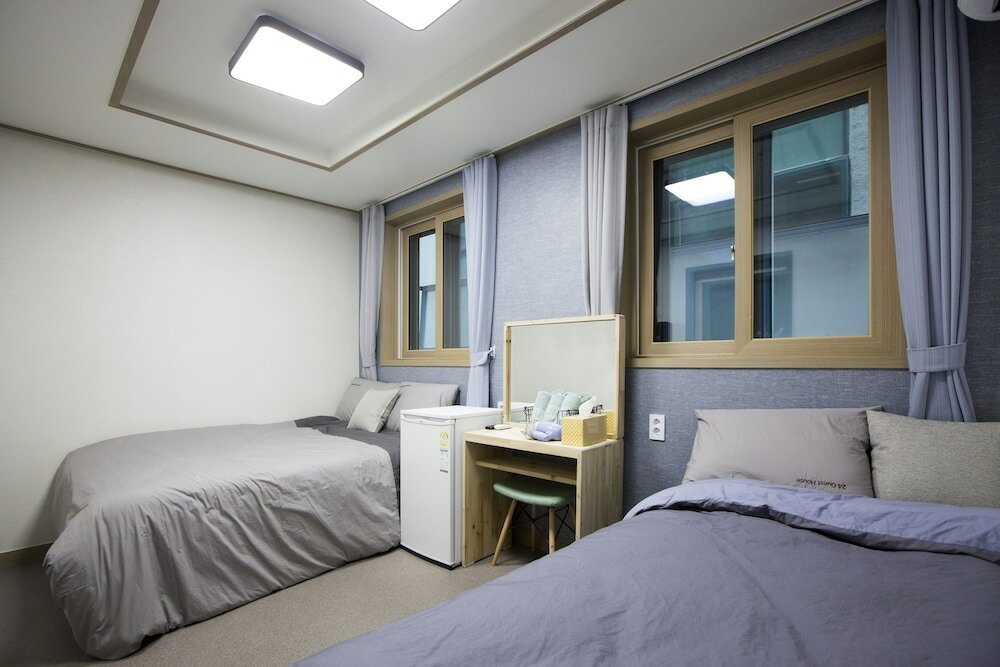 Фото 24guesthouse Sinchon