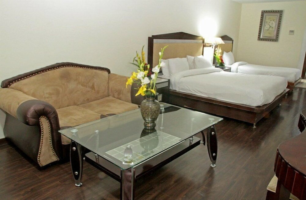 Фото The Residency Hotel