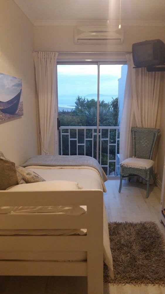 Фото Bluegum Hill Guesthouse & Apartments