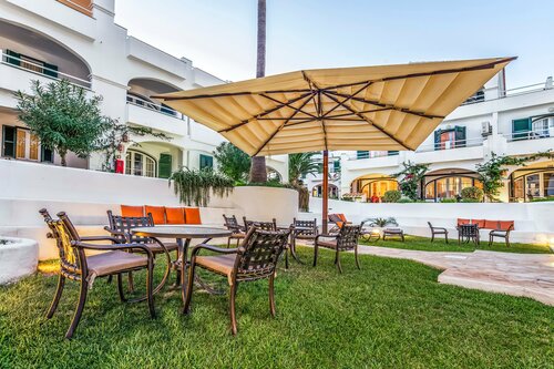 Гостиница White Sands Beach Club