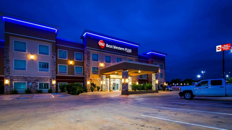 Гостиница Best Western Plus Dilley Inn & Suites