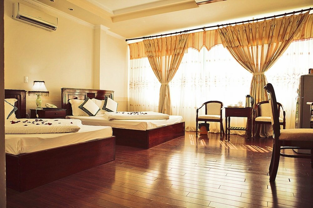 Фото Lan Vy Hotel