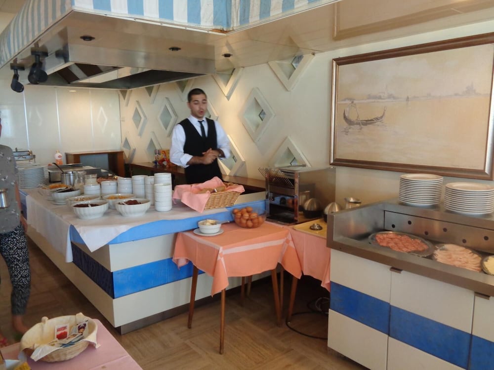 Фото Hotel Ambasciatori Palace