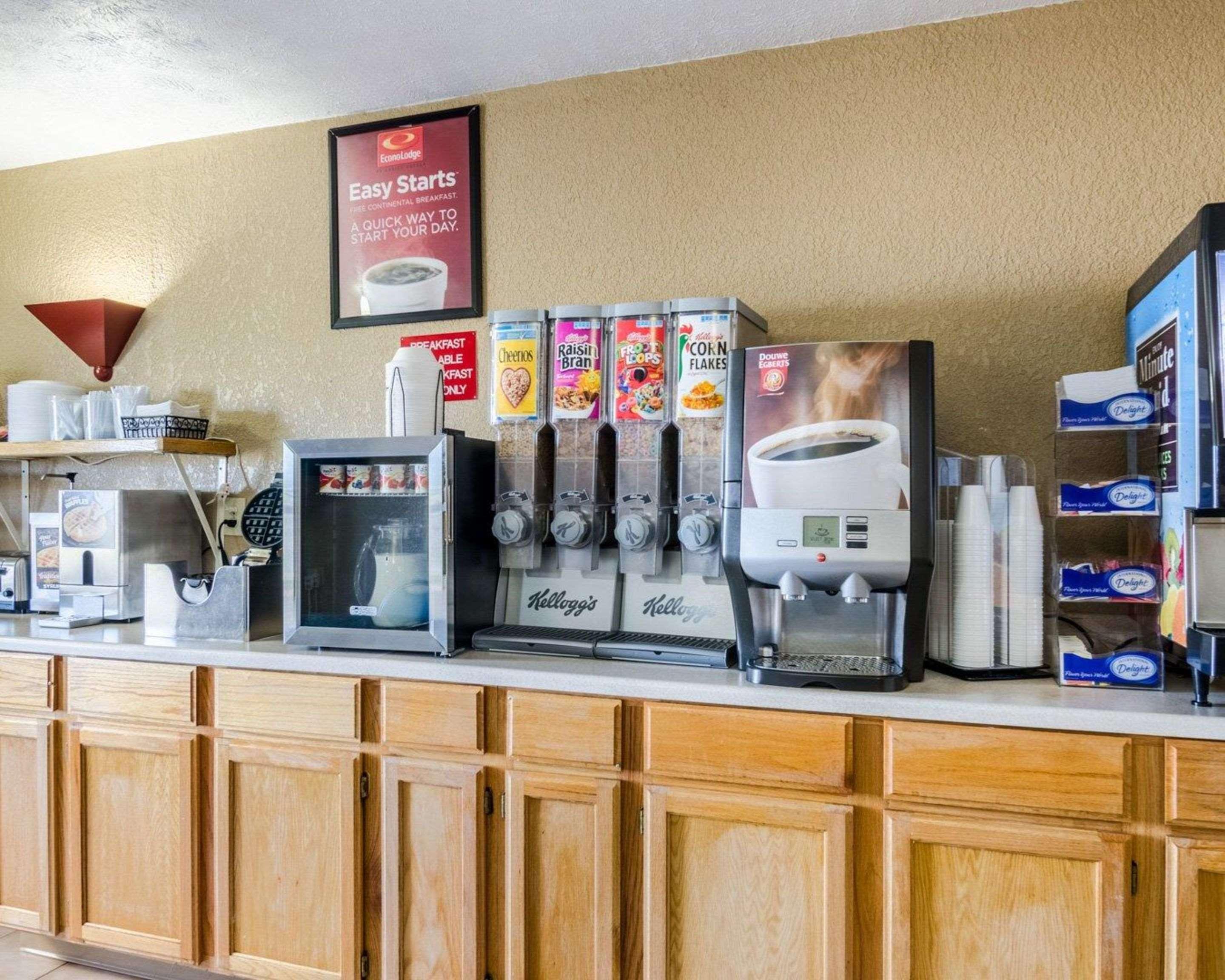 Фото Econo Lodge Interstate 35 Exit 183