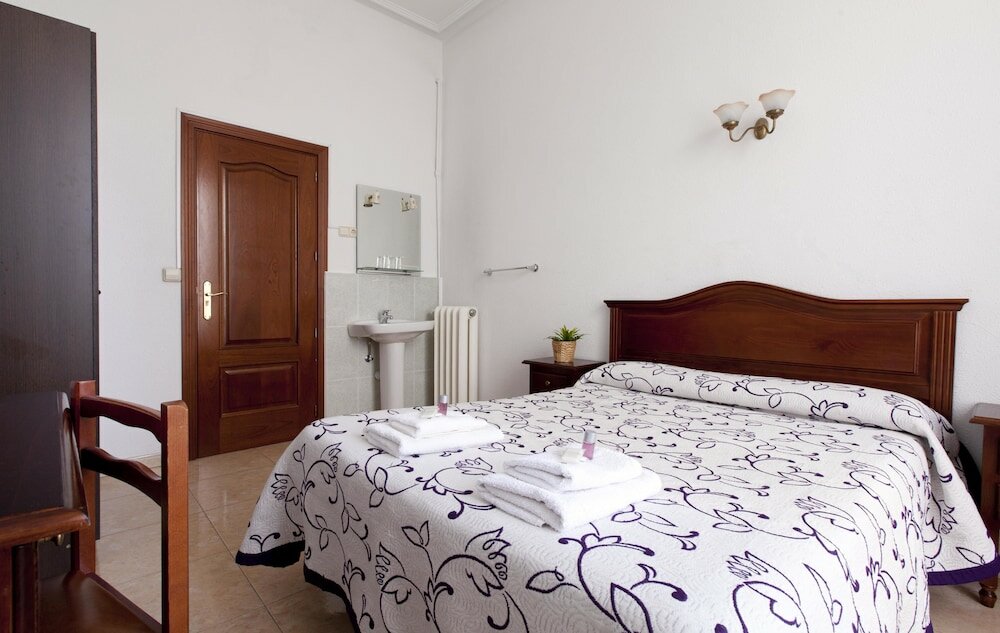 Фото Hostal Condestable