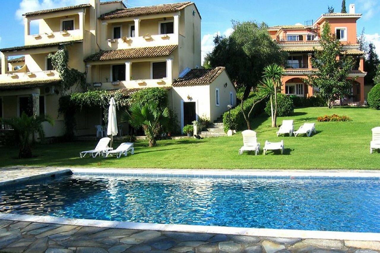 Фото отеля 1