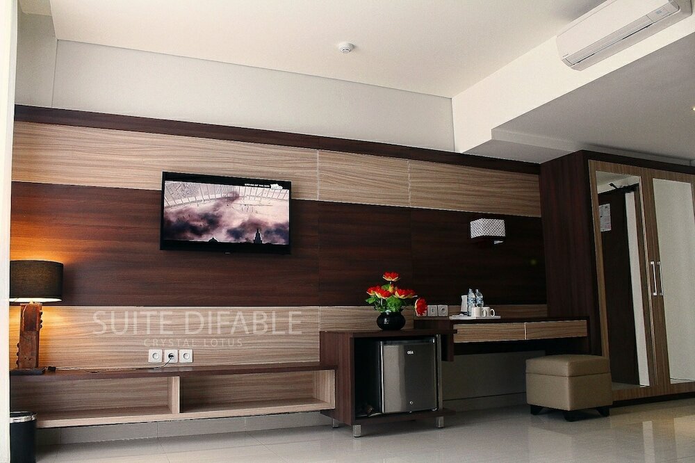 Фото Crystal Lotus Hotel Yogyakarta