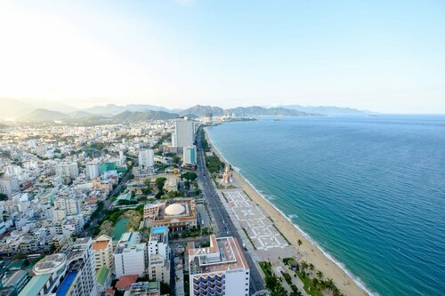 Апартаменты Sunrise Ocean View Apartment в Нячанге
