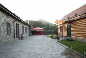 Барн Вилладж