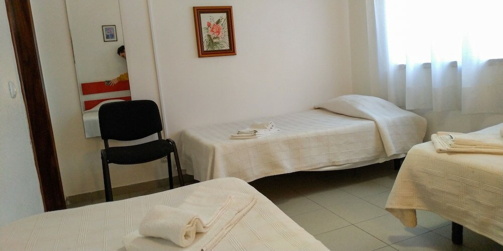 Фото E-Nove Lounge Hostel Caffe