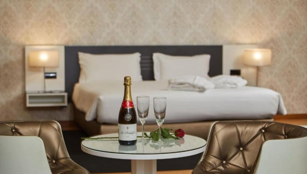 Фото Urban Hotel Amadeos