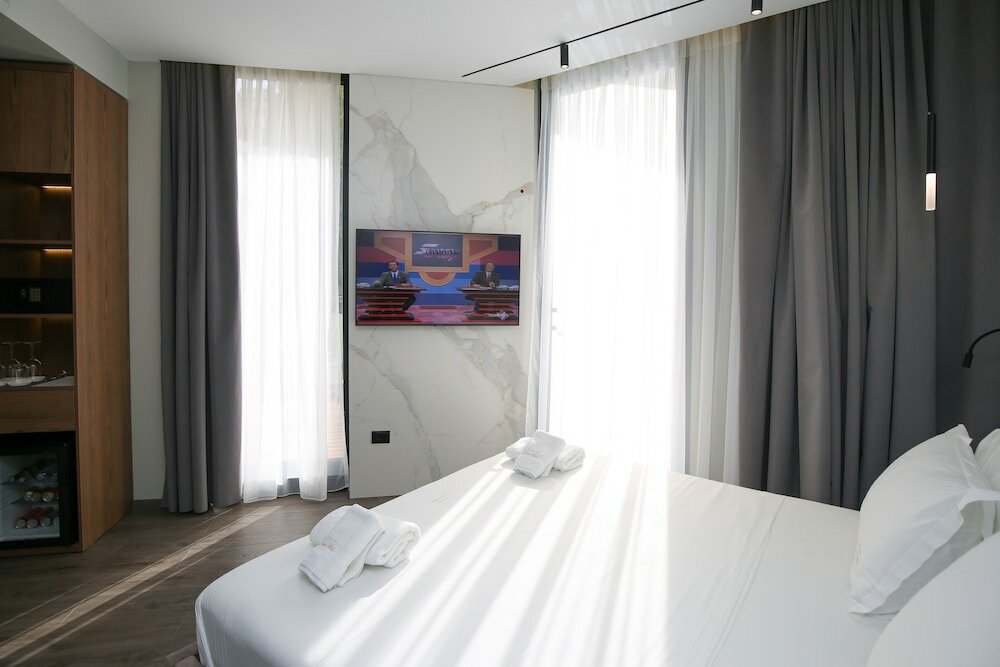 Фото Charm Hotel