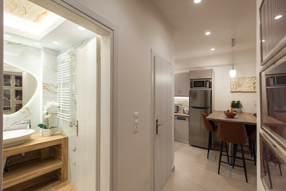 Фото Blue Ark Acropolis Compass