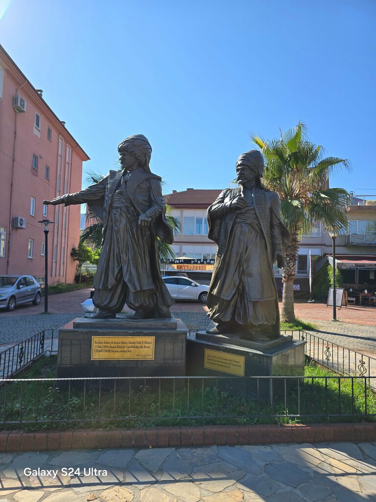 Genre sculpture Statue of the Sultan of the Lands, Amasra, photo