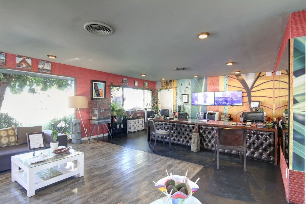 Фото Caliente Tropics Hotel