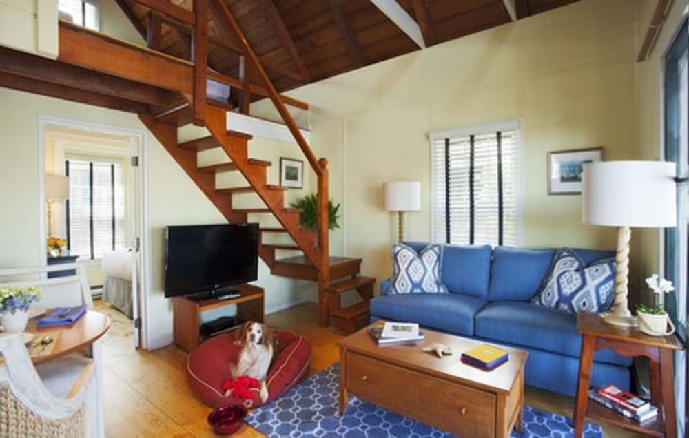 Фото The Cottages and Lofts at Boat Basin