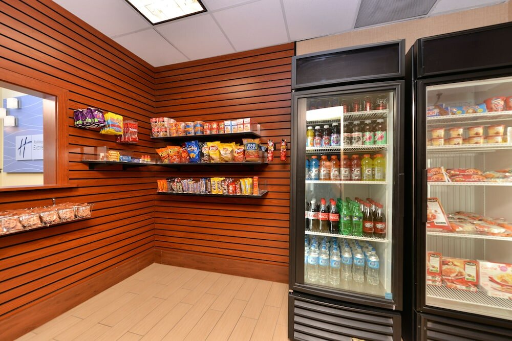 Фото Holiday Inn Express & Suites San Diego Otay Mesa