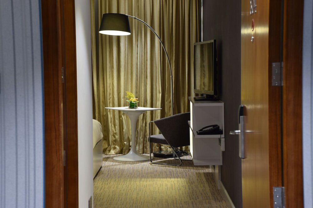 Фото Novotel Suites Riyadh Centre