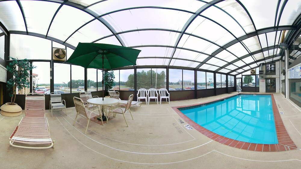 Фото Quality Inn & Suites Morrow Atlanta South