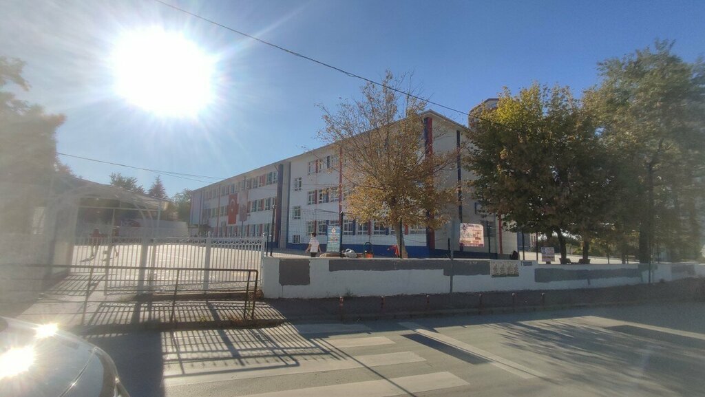 School Ahmet Bahadır Ilhan Secondary School, Ankara, photo