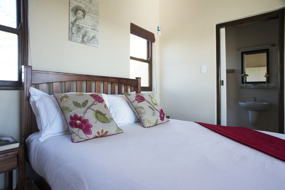 Фото Wild Clover Cottages