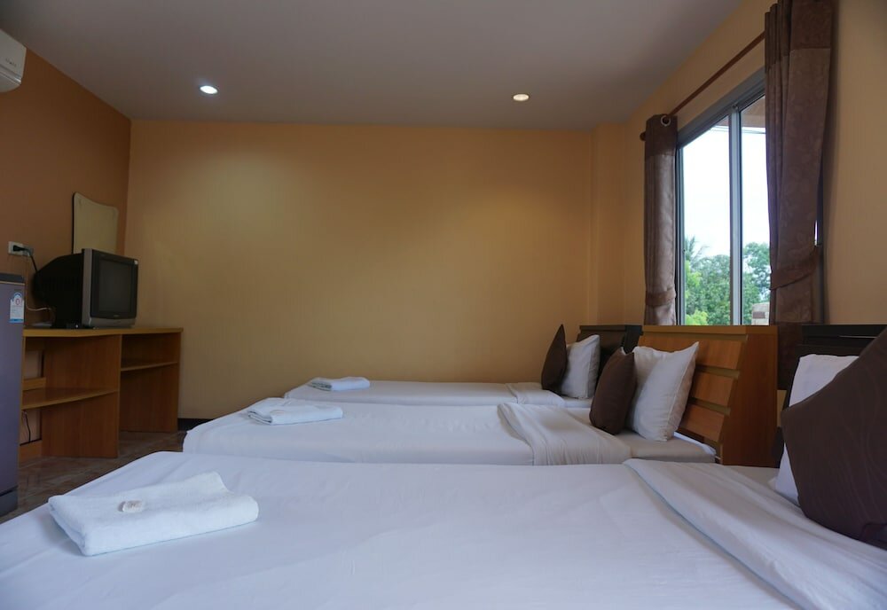 Фото Phoemphoon 2 Hotel