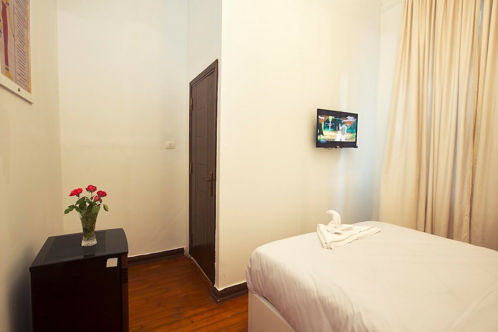 Фото Tahrir Plaza Suites