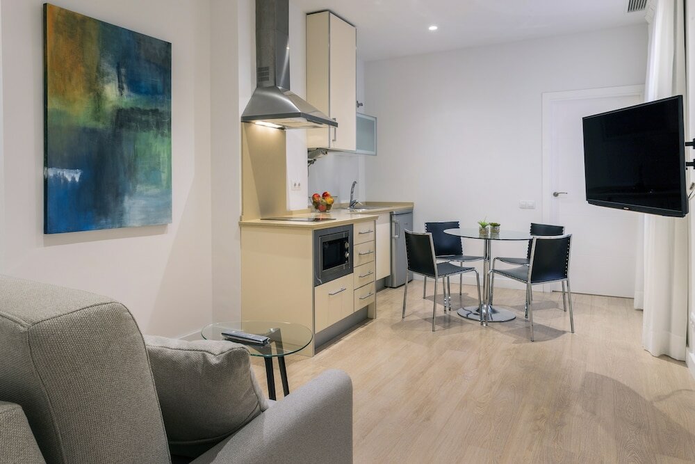 Фото Apartamentos Metrópolis Sevilla