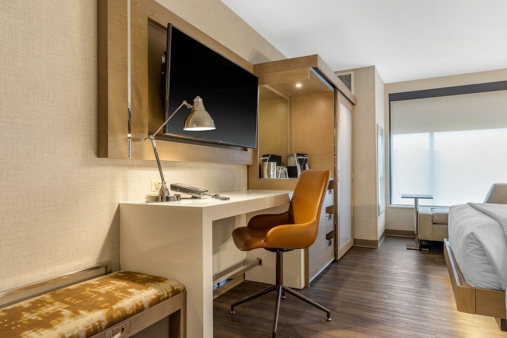 Фото Cambria Hotel Milwaukee Downtown