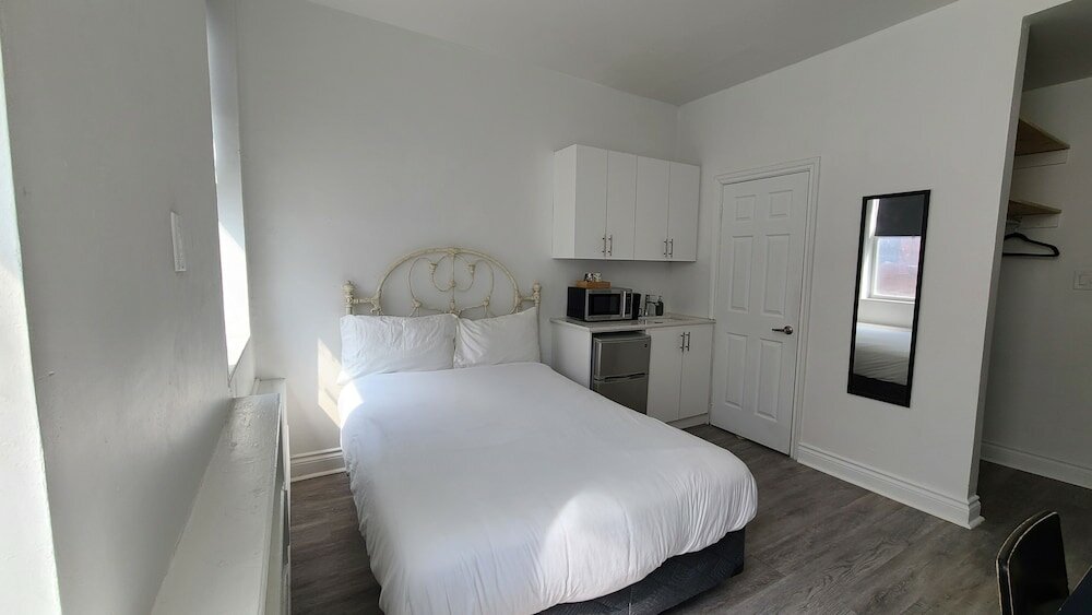 Фото Palmerston Hotel