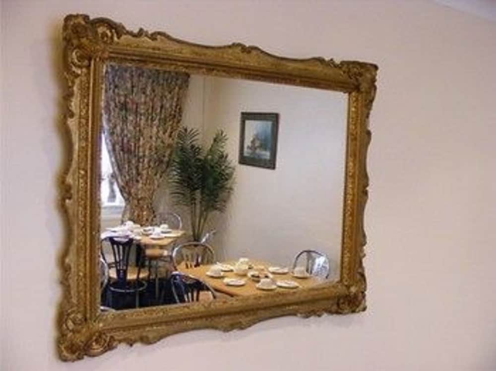 Фото Blades Hotel