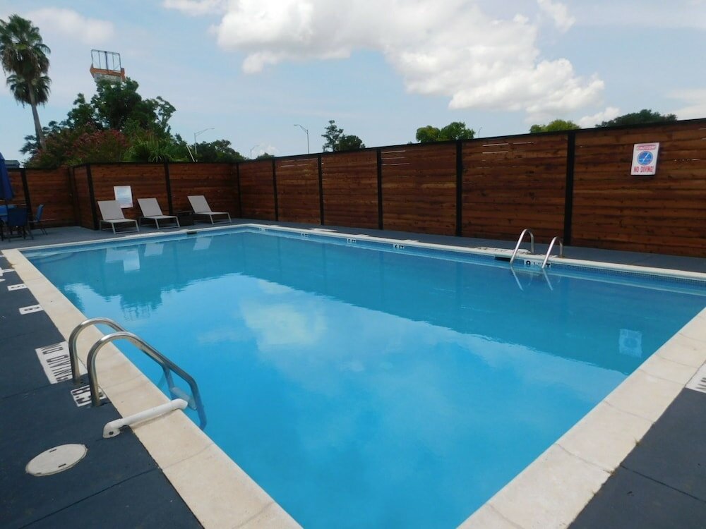 Фото Ramada by Wyndham New Orleans