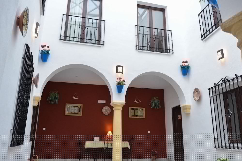 Фото Los Omeyas Hotel