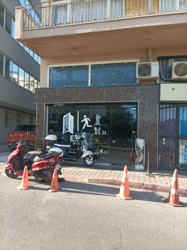 Art workshop Exit Art Store, Antalya, photo