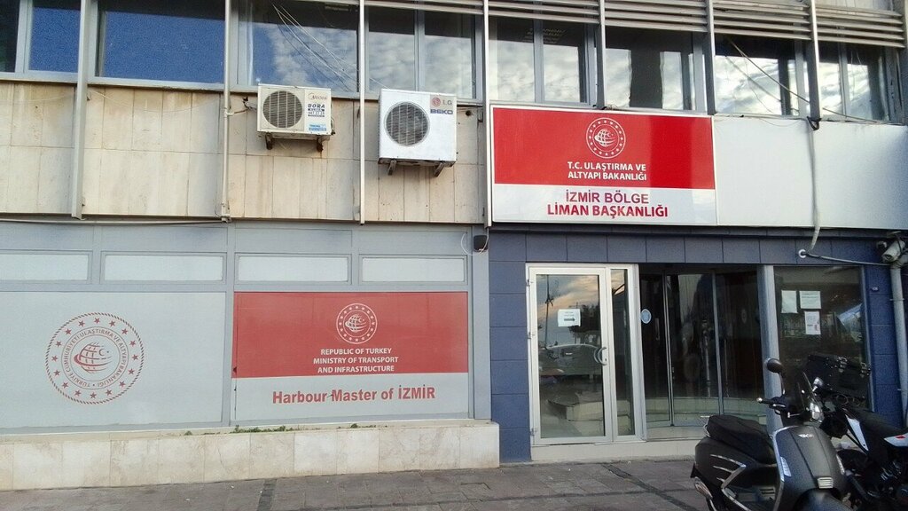 قاعدة المياه، محطة القوارب Alsancak Port Administrative Authority ، إزمير، صورة