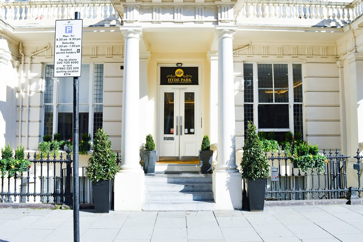 Фото Hyde Park Executive Apartments