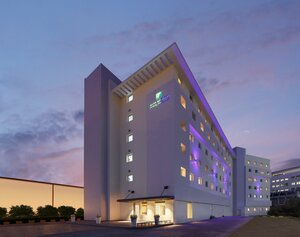 отель Holiday Inn Express Bengaluru Whitefield Itpl