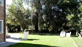 Фото Villa Horti della Fasanara - Guest House