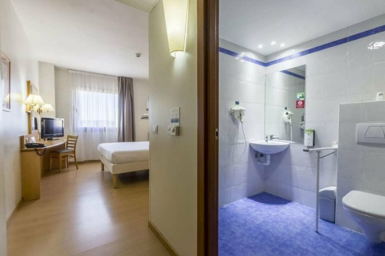 Фото Hotel Campanile Madrid - Alcalá de Henares