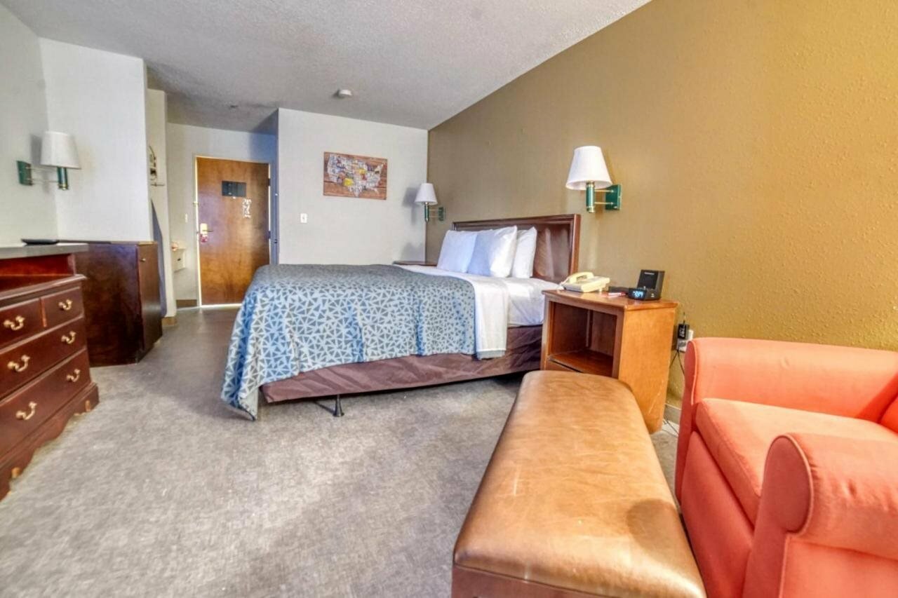 Фото Quality Inn Raleigh near Walnut Creek Amphitheatre