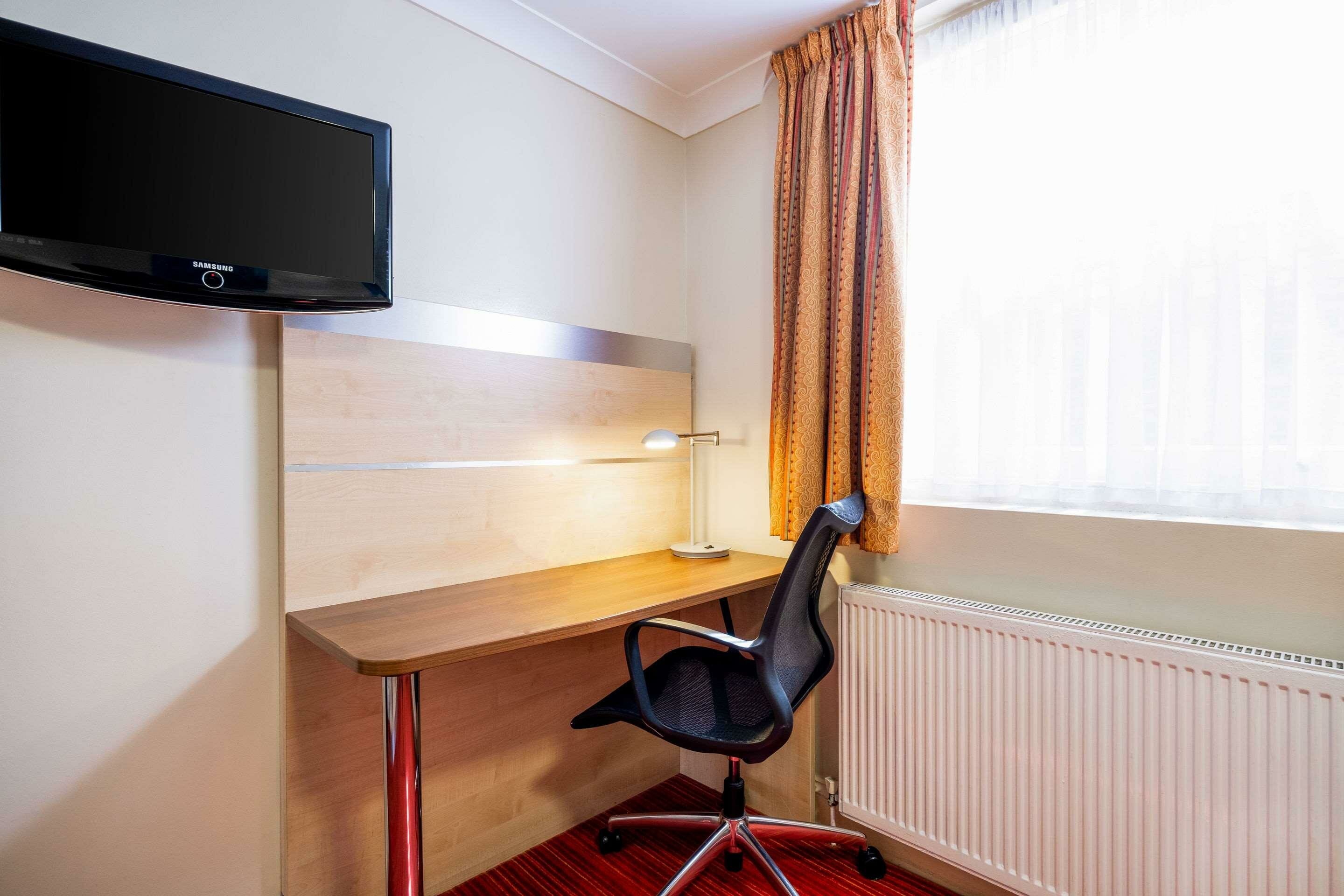 Фото Apartment Next to Victoria Station