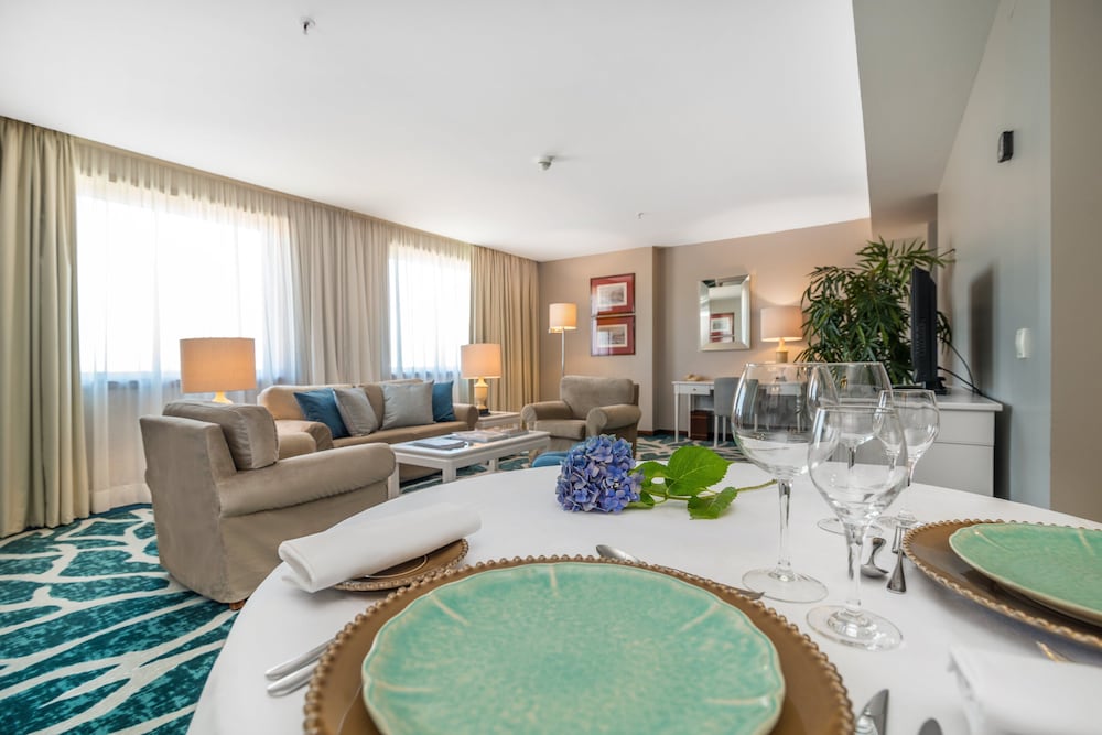 Фото Holiday Inn Porto Gaia