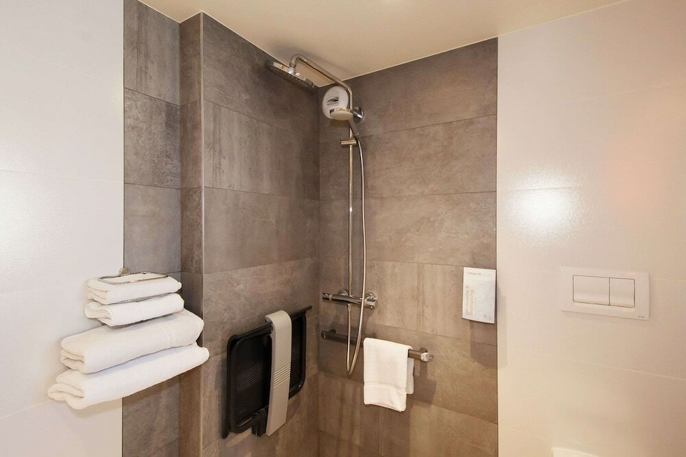 Фото Hôtel Campanile Reims Ouest - Tinqueux