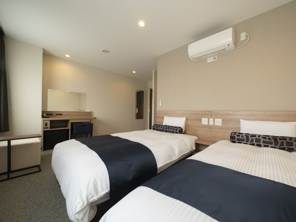 Фото Just Inn Premium Toyohashi Station Shinkansen Guchi