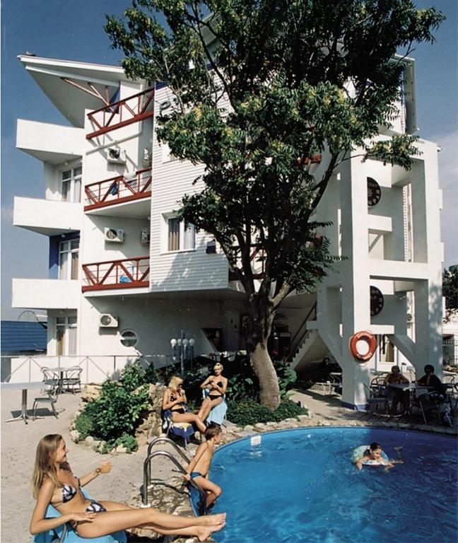 Фото отеля 2