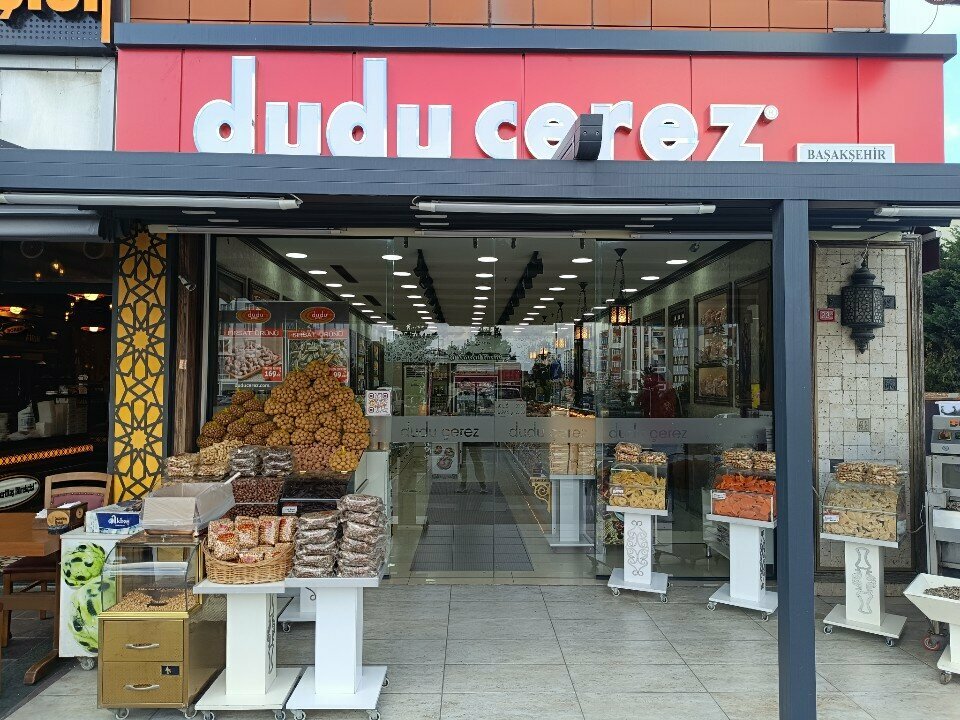 Nuts, snacks, dried fruits Dudu Nuts, Istanbul, photo