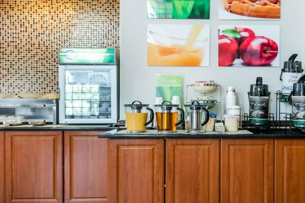 Фото Quality Inn & Suites Albuquerque West